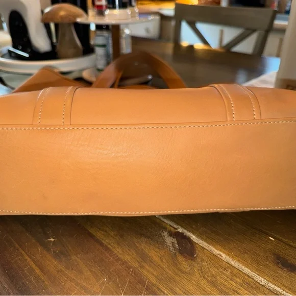 Coach Caramel Leather Tote Bag - Picture 3 of 6